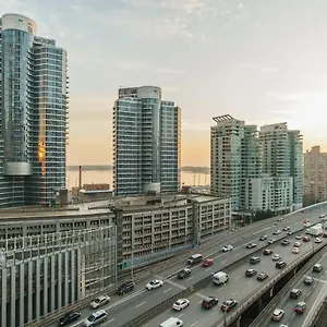 billion-dollar-2-bed-2-bath-cn-tower-view-parking.hotelstorontoontario.org/
